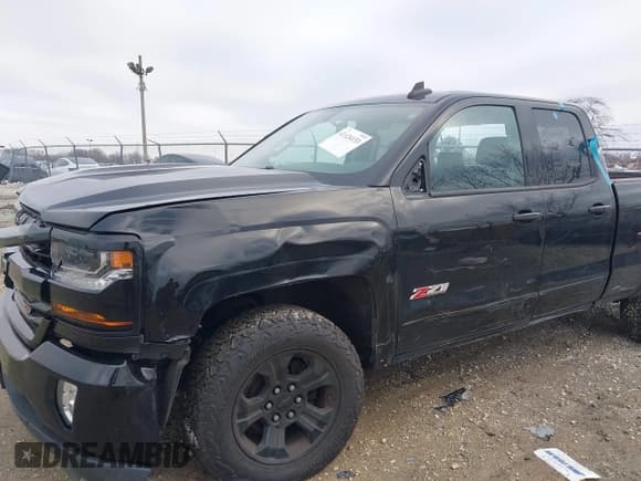 ✅ 2019 Chevrolet Silverado 1500 LT • VIN: 2GCVKPEC8K1230355 • Lot: 41124133. Wystawiony na IAAI z przebiegiem 135 034 mil. Bezpłatny archiwum sprzedaży aukcyjnych z USA i szczegółowy raport historii pojazdu na DreamBid. Zdjęcie 6.