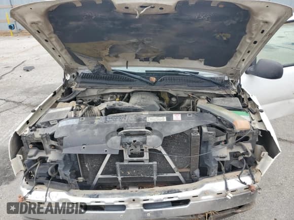 ✅ 2004 Chevrolet Silverado 2500HD Work Truck • VIN: 1GCHC24U64E355427 • Лот: 90250495. Опубликован ранее на Copart с пробегом 331 664 миль. Бесплатный доступ к архиву аукционных продаж из США и подробный отчёт об истории автомобиля на DreamBid. Изображение 11.