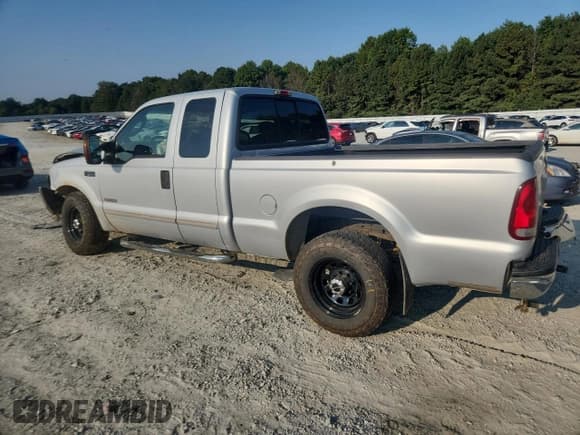 ✅ 2003 Ford F-250 XL • VIN: 1FTNX20PX3EC09103 • Lot: 81070325. Listed on Copart with 121,786 mi. Free auction sales archive from the USA and detailed vehicle history report at DreamBid. Image 2.