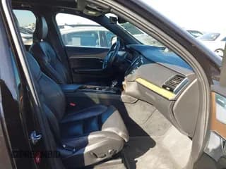 ✅ 2016 Volvo XC90 T6 Inscription • VIN: YV4A22PL1G1087208 • Lot: 43566751. Wystawiony na IAAI z przebiegiem 113 212 mil. Bezpłatny archiwum sprzedaży aukcyjnych z USA i szczegółowy raport historii pojazdu na DreamBid. Zdjęcie 5.