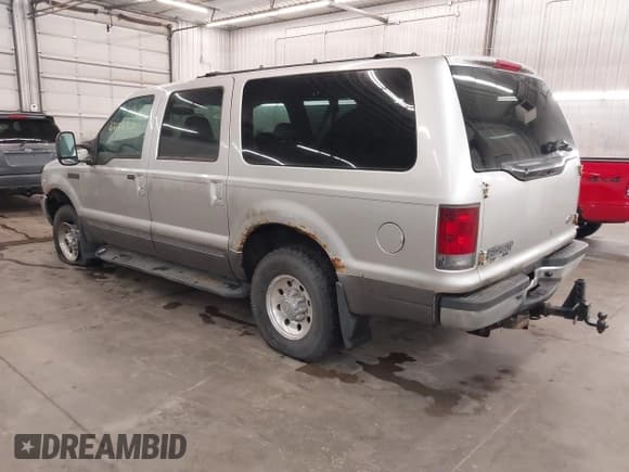 ✅ 2002 Ford Excursion XLT • VIN: 1FMNU41SX2EB16776 • Lot: 42126900. Listed on IAAI with 254,968 mi. Free auction sales archive from the USA and detailed vehicle history report at DreamBid. Image 3.