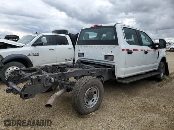 ✅ 2017 Ford F-350 Platinum • VIN: 1FT8W3B61HEF02342 • Lot: 53555315. Listed on Copart with 120,231 mi. Free auction sales archive from the USA and detailed vehicle history report at DreamBid. Image 3.