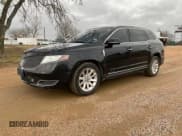 ✅ 2015 Lincoln MKT • VIN: 2LMHJ5NK9FBL03910 • Lot: 75082954. Wystawiony na Copart z przebiegiem 186 466 mil. Bezpłatny archiwum sprzedaży aukcyjnych z USA i szczegółowy raport historii pojazdu na DreamBid. Zdjęcie 2.