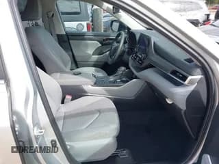 ✅ 2023 Toyota Highlander XLE • VIN: 5TDKDRAH6PS510706 • Lot: 43399407. Wystawiony na IAAI z przebiegiem 42 202 mil. Bezpłatny archiwum sprzedaży aukcyjnych z USA i szczegółowy raport historii pojazdu na DreamBid. Zdjęcie 5.