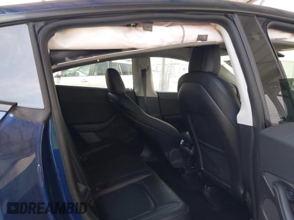 ✅ 2022 Tesla Model Y Long Range • VIN: 7SAYGDEE2NF306932 • Lot: 42167874. Wystawiony na IAAI z przebiegiem 58 478 mil. Bezpłatny archiwum sprzedaży aukcyjnych z USA i szczegółowy raport historii pojazdu na DreamBid. Zdjęcie 8.