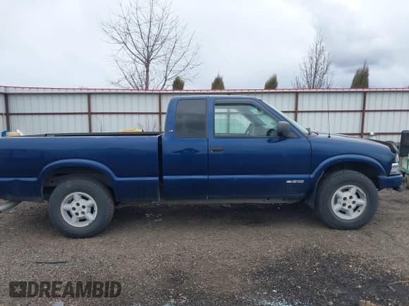 ✅ 2001 Chevrolet S-10 LS • VIN: 1GCDT19W418141534 • Лот: 41856050. Опубликован ранее на IAAI с пробегом 236 862 миль. Бесплатный доступ к архиву аукционных продаж из США и подробный отчёт об истории автомобиля на DreamBid. Изображение 13.