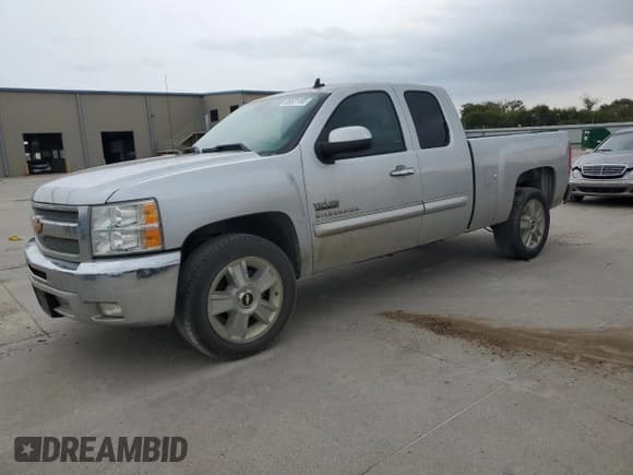 ✅ 2013 Chevrolet Silverado 1500 LT • VIN: 1GCRCSE05DZ166311 • Лот: 89521185. Опубликован ранее на Copart с пробегом 172 029 миль. Бесплатный доступ к архиву аукционных продаж из США и подробный отчёт об истории автомобиля на DreamBid. Изображение 1.