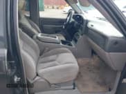 ✅ 2005 Chevrolet Suburban LS • VIN: 1GNEC16Z15R173836 • Lot: 43504108. Wystawiony na IAAI z przebiegiem 334 696 mil. Bezpłatny archiwum sprzedaży aukcyjnych z USA i szczegółowy raport historii pojazdu na DreamBid. Zdjęcie 5.