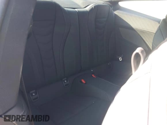 ✅ 2022 BMW 8 Series M850i xDrive • VIN: WBABC4C06NCG86571 • Lot: 43616622. Listed on IAAI with 5,383 mi. Free auction sales archive from the USA and detailed vehicle history report at DreamBid. Image 8.