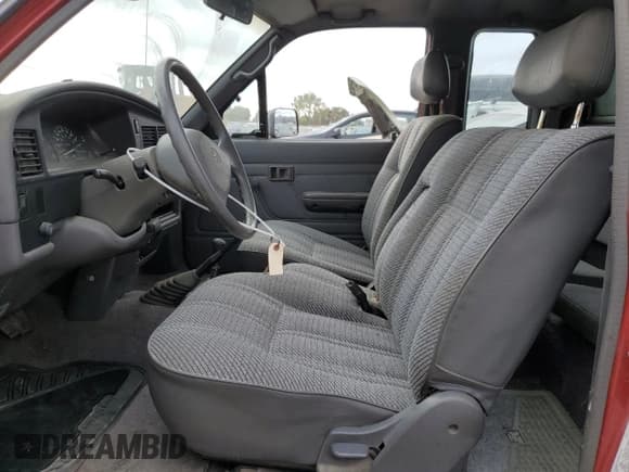 ✅ 1992 Toyota Pickup • VIN: JT4RN13P5N6037542 • Лот: 70908914. Опубликован ранее на Copart с пробегом 85 323 миль. Бесплатный доступ к архиву аукционных продаж из США и подробный отчёт об истории автомобиля на DreamBid. Изображение 7.