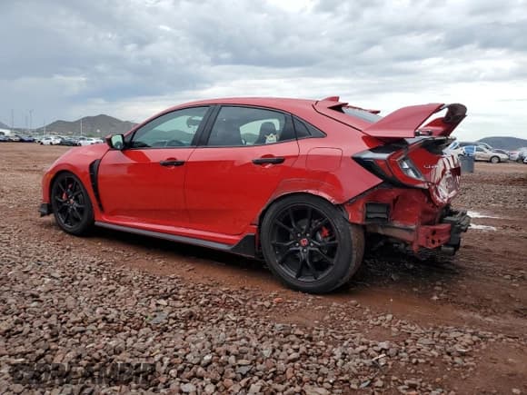 ✅ 2018 Honda Civic Type R Touring • VIN: SHHFK8G76JU202123 • Лот: 85553545. Опубликован ранее на Copart с пробегом 73 729 миль. Бесплатный доступ к архиву аукционных продаж из США и подробный отчёт об истории автомобиля на DreamBid. Изображение 2.