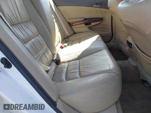 ✅ 2010 Honda Accord EX-L • VIN: 5KBCP3F85AB002628 • Lot: 43425987. Wystawiony na IAAI z przebiegiem 190 728 mil. Bezpłatny archiwum sprzedaży aukcyjnych z USA i szczegółowy raport historii pojazdu na DreamBid. Zdjęcie 8.