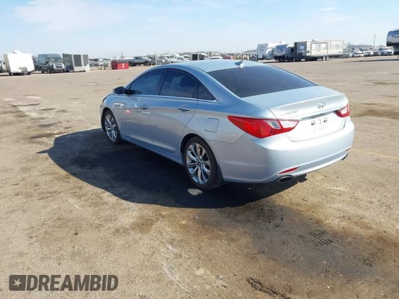 ✅ 2013 Hyundai Sonata SE • VIN: 5NPEC4AC5DH796881 • Лот: 43379039. Опубликован ранее на IAAI с пробегом 120 125 миль. Бесплатный доступ к архиву аукционных продаж из США и подробный отчёт об истории автомобиля на DreamBid. Изображение 3.