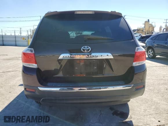 ✅ 2013 Toyota Highlander SE • VIN: 5TDZK3EH4DS106763 • Лот: 85953415. Опубликован ранее на Copart с пробегом 157 038 миль. Бесплатный доступ к архиву аукционных продаж из США и подробный отчёт об истории автомобиля на DreamBid. Изображение 6.