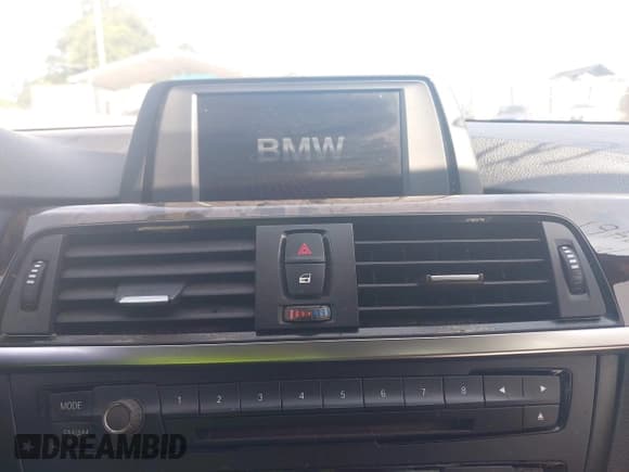 ✅ 2014 BMW 4 Series 428i xDrive • VIN: WBA3N5C52EF716998 • Lot: 42548467. Listed on IAAI with 212,418 mi. Free auction sales archive from the USA and detailed vehicle history report at DreamBid. Image 17.