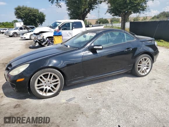 ✅ 2007 Mercedes-Benz SLK 280 • VIN: WDBWK54F27F138919 • Лот: 72077514. Опубликован ранее на Copart с пробегом 64 519 миль. Бесплатный доступ к архиву аукционных продаж из США и подробный отчёт об истории автомобиля на DreamBid. Изображение 1.