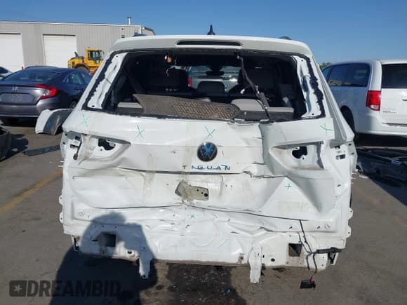 ✅ 2023 Volkswagen Tiguan S • VIN: 3VVRB7AX3PM065181 • Lot: 42419081. Listed on IAAI with 32,495 mi. Free auction sales archive from the USA and detailed vehicle history report at DreamBid. Image 17.