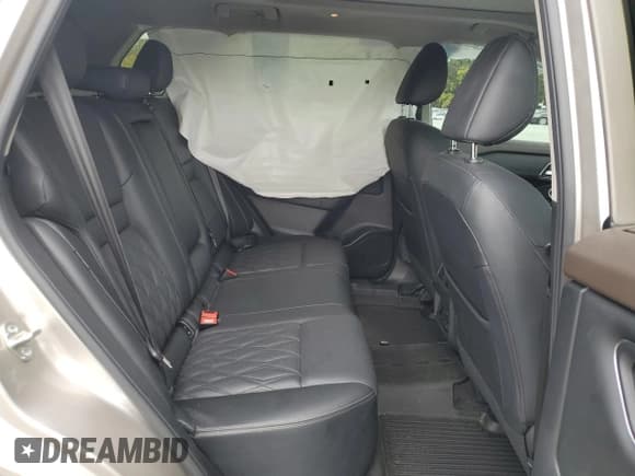 ✅ 2023 Nissan Rogue Platinum • VIN: JN8BT3DC5PW107255 • Lot: 82439175. Wystawiony na Copart z przebiegiem 15 427 mil. Bezpłatny archiwum sprzedaży aukcyjnych z USA i szczegółowy raport historii pojazdu na DreamBid. Zdjęcie 10.