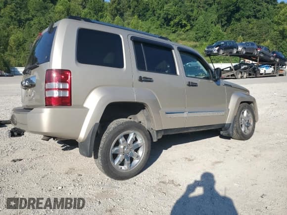 ✅ 2010 Jeep Liberty Limited • VIN: 1J4PN5GK2AW161009 • Lot: 68702475. Wystawiony na Copart z przebiegiem 101 430 mil. Bezpłatny archiwum sprzedaży aukcyjnych z USA i szczegółowy raport historii pojazdu na DreamBid. Zdjęcie 3.