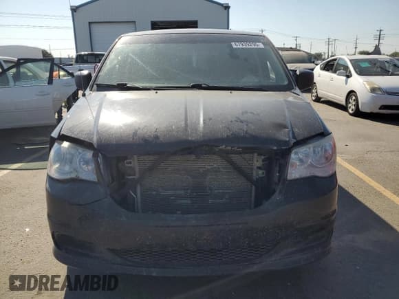 ✅ 2017 Dodge Grand Caravan SE • VIN: 2C4RDGBG6HR680244 • Lot: 84879805. Wystawiony na Copart z przebiegiem Nie podano. Bezpłatny archiwum sprzedaży aukcyjnych z USA i szczegółowy raport historii pojazdu na DreamBid. Zdjęcie 5.