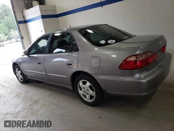 2000 Honda Accord EX с VIN 1HGCG6673YA139658, выставлен на аукционе Copart как лот 73036004 с пробегом 281 401 миль миль и Списание • Salvage title. История ставок и продаж доступна на DreamBid. Изображение 2.