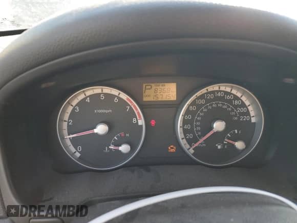 2008 Hyundai Accent L z VIN KMHCN35C68U092394, wystawiony jako Copart lot #76981624 z przebiegiem 157 154 mil mil oraz Czysty tytuł • Clean title. Historia ofert i sprzedaży dostępna na DreamBid. Obrazek 9.