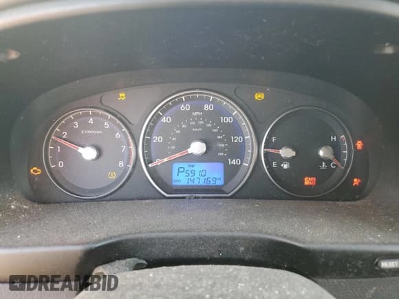 ✅ 2010 Hyundai Santa Fe GL • VIN: 5NMSG3AB4AH386154 • Lot: 87537145. Listed on Copart with 147,169 mi. Free auction sales archive from the USA and detailed vehicle history report at DreamBid. Image 9.