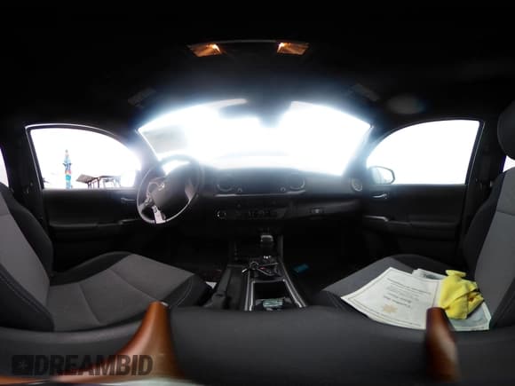 ✅ 2020 Toyota Tacoma SR • VIN: 3TYRZ5CN9LT000618 • Lot: 42119063. Listed on IAAI with 29,503 mi. Free auction sales archive from the USA and detailed vehicle history report at DreamBid. Image 19.