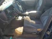 ✅ 2000 Dodge Durango • VIN: 1B4HS28N8YF262556 • Lot: 70458725. Wystawiony na Copart z przebiegiem 192 052 mil. Bezpłatny archiwum sprzedaży aukcyjnych z USA i szczegółowy raport historii pojazdu na DreamBid. Zdjęcie 7.