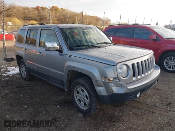 ✅ 2016 Jeep Patriot Sport SE • VIN: 1C4NJRBB1GD646513 • Лот: 43661475. Опубликован ранее на IAAI с пробегом 96 774 миль. Бесплатный доступ к архиву аукционных продаж из США и подробный отчёт об истории автомобиля на DreamBid. Изображение 1.