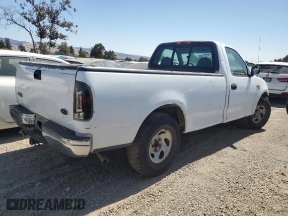 ✅ 1999 Ford F-150 XL • VIN: 1FTRF17L3XKA66147 • Lot: 69105514. Wystawiony na Copart z przebiegiem 179 426 mil. Bezpłatny archiwum sprzedaży aukcyjnych z USA i szczegółowy raport historii pojazdu na DreamBid. Zdjęcie 3.