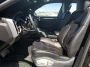 ✅ 2016 Porsche Cayenne S • VIN: WP1AB2A23GLA96711 • Lot: 62606575. Wystawiony na Copart z przebiegiem 72 769 mil. Bezpłatny archiwum sprzedaży aukcyjnych z USA i szczegółowy raport historii pojazdu na DreamBid. Zdjęcie 7.