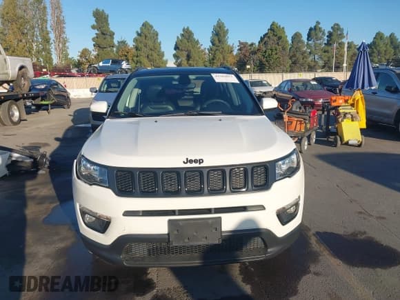 ✅ 2021 Jeep Compass Latitude • VIN: 3C4NJDBB1MT561812 • Lot: 43504011. Listed on IAAI with 52,583 mi. Free auction sales archive from the USA and detailed vehicle history report at DreamBid. Image 13.