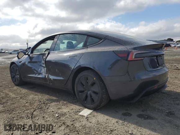 ✅ 2024 Tesla Model 3 • VIN: 5YJ3E1EA5RF746514 • Lot: 47242585. Wystawiony na Copart z przebiegiem 16 847 mil. Bezpłatny archiwum sprzedaży aukcyjnych z USA i szczegółowy raport historii pojazdu na DreamBid. Zdjęcie 2.