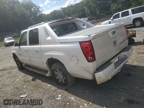 ✅ 2005 Cadillac Escalade EXT • VIN: 3GYEK62N15G205822 • Lot: 69961855. Listed on Copart with 190,927 mi. Free auction sales archive from the USA and detailed vehicle history report at DreamBid. Image 2.