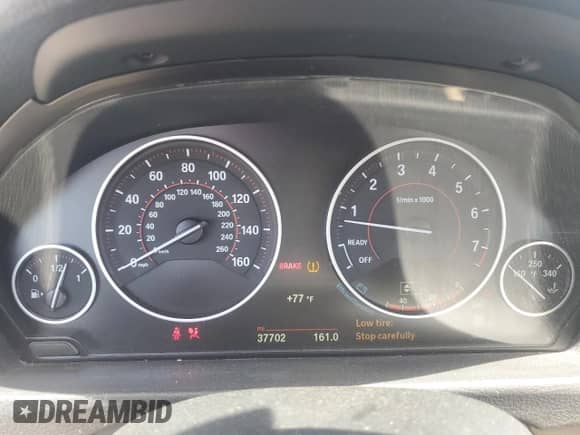 2016 BMW 3 Series z VIN WBA8E7C57GK415560, wystawiony jako Copart lot #60493425 z przebiegiem 37 702 mil mil oraz Szkoda całkowita • Salvage title. Historia ofert i sprzedaży dostępna na DreamBid. Obrazek 9.