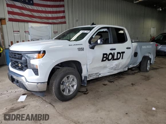 ✅ 2025 Chevrolet Silverado 1500 • VIN: 1GCRKAED4SZ206620 • Лот: 61067185. Опубликован ранее на Copart с пробегом 3 985 миль. Бесплатный доступ к архиву аукционных продаж из США и подробный отчёт об истории автомобиля на DreamBid. Изображение 1.