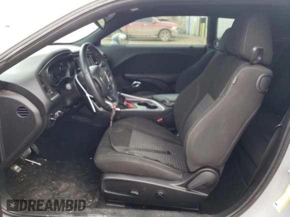 ✅ 2020 Dodge Challenger SXT • VIN: 2C3CDZAG8LH236126 • Lot: 39591294. Wystawiony na Copart z przebiegiem 38 645 mil. Bezpłatny archiwum sprzedaży aukcyjnych z USA i szczegółowy raport historii pojazdu na DreamBid. Zdjęcie 7.