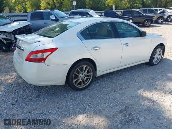 ✅ 2011 Nissan Maxima SV • VIN: 1N4AA5AP8BC829769 • Lot: 43192665. Wystawiony na IAAI z przebiegiem 133 882 mil. Bezpłatny archiwum sprzedaży aukcyjnych z USA i szczegółowy raport historii pojazdu na DreamBid. Zdjęcie 4.