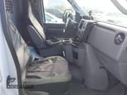 ✅ 2013 Ford Econoline Cargo Commercial • VIN: 1FTNS2ELXDDA38381 • Lot: 41243450. Wystawiony na IAAI z przebiegiem 143 160 mil. Bezpłatny archiwum sprzedaży aukcyjnych z USA i szczegółowy raport historii pojazdu na DreamBid. Zdjęcie 5.