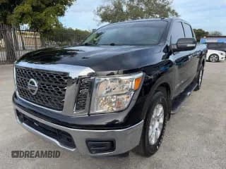 ✅ 2018 Nissan Titan SV • VIN: 1N6AA1EK7JN542912 • Лот: 85120215. Опубликован ранее на Copart с пробегом 39 634 миль. Бесплатный доступ к архиву аукционных продаж из США и подробный отчёт об истории автомобиля на DreamBid. Изображение 1.