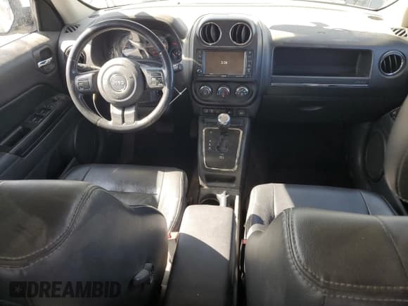 ✅ 2015 Jeep Patriot High Altitude • VIN: 1C4NJRFB7FD217496 • Lot: 81416765. Wystawiony na Copart z przebiegiem 162 862 mil. Bezpłatny archiwum sprzedaży aukcyjnych z USA i szczegółowy raport historii pojazdu na DreamBid. Zdjęcie 8.