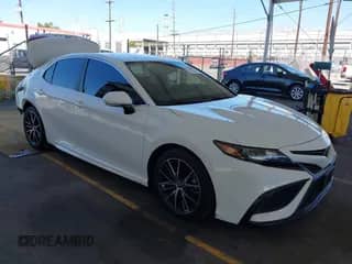 2023 Toyota Camry SE с VIN 4T1G11AK0PU764110, выставлен на аукционе IAAI как лот 43152200 с пробегом 24 639 миль миль и . История ставок и продаж доступна на DreamBid. Изображение 1.