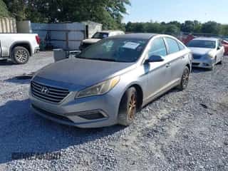 2015 Hyundai Sonata SE с VIN 5NPE24AF1FH007111, выставлен на аукционе IAAI как лот 43300853 с пробегом 161 829 миль миль и . История ставок и продаж доступна на DreamBid. Изображение 2.