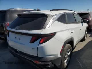 ✅ 2024 Hyundai Tucson SEL • VIN: 5NMJBCDE1RH337182 • Lot: 76296904. Wystawiony na Copart z przebiegiem 18 892 mil. Bezpłatny archiwum sprzedaży aukcyjnych z USA i szczegółowy raport historii pojazdu na DreamBid. Zdjęcie 3.