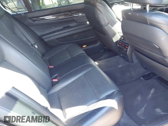 ✅ 2014 BMW 7 Series ALPINA B7 • VIN: WBAYE8C54ED135280 • Lot: 41808186. Wystawiony na IAAI z przebiegiem 76 786 mil. Bezpłatny archiwum sprzedaży aukcyjnych z USA i szczegółowy raport historii pojazdu na DreamBid. Zdjęcie 8.