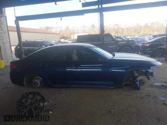 ✅ 2020 BMW 5 Series M550i xDrive • VIN: WBAJS7C03LBN96486 • Лот: 41282218. Опубликован ранее на IAAI с пробегом 77 863 миль. Бесплатный доступ к архиву аукционных продаж из США и подробный отчёт об истории автомобиля на DreamBid. Изображение 12.