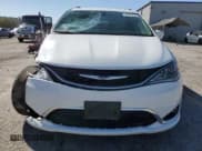 ✅ 2018 Chrysler Pacifica Touring L • VIN: 2C4RC1BG5JR305662 • Lot: 84761415. Listed on Copart with 125,551 mi. Free auction sales archive from the USA and detailed vehicle history report at DreamBid. Image 5.
