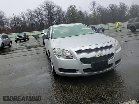 ✅ 2011 Chevrolet Malibu 1LS • VIN: 1G1ZB5E11BF112539 • Lot: 84237664. Listed on Copart with 54,224 mi. Free auction sales archive from the USA and detailed vehicle history report at DreamBid. Image 11.