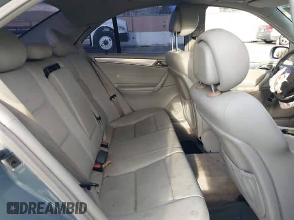 ✅ 2006 Mercedes-Benz C 230 Sport • VIN: WDBRF52H26A899855 • Lot: 41506280. Wystawiony na IAAI z przebiegiem 197 330 mil. Bezpłatny archiwum sprzedaży aukcyjnych z USA i szczegółowy raport historii pojazdu na DreamBid. Zdjęcie 8.